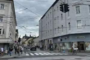 Bus Terminal Paris Lodron Strasse in Salzburg weTours